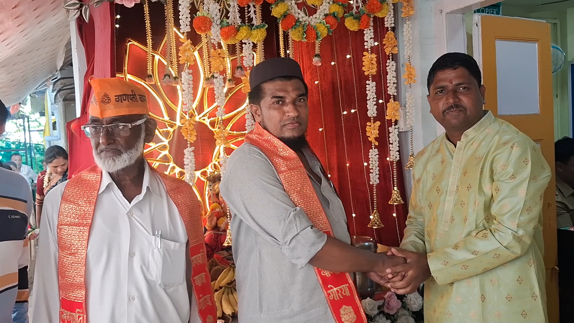घोलवड पोलीस ठाण्यात गणेशोत्सवातून सामाजिक एकतेचा संदेश